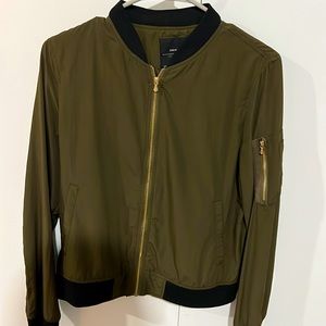 Zara cute green and black bomber jacket with gold zipper, like new, size small